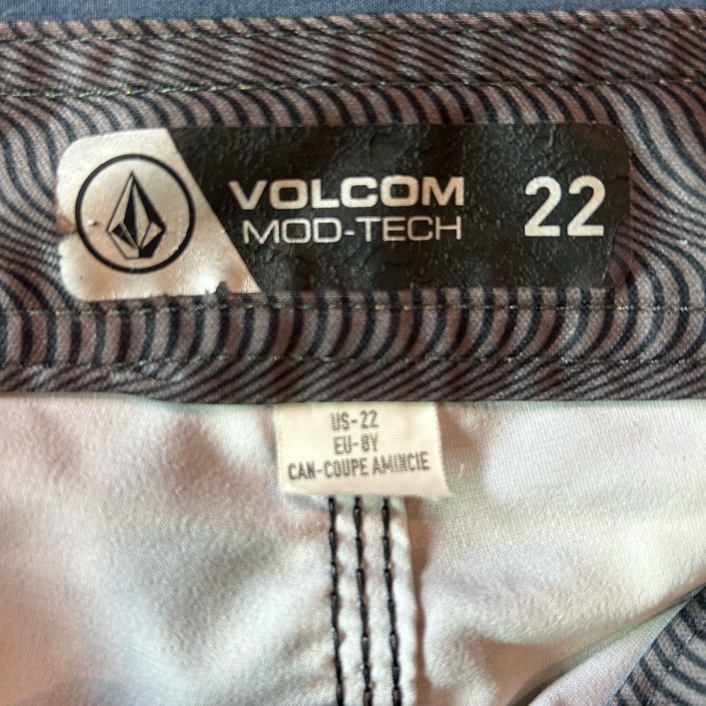Volcom Mod-Tech Striped Shorts - Picture 3 of 3